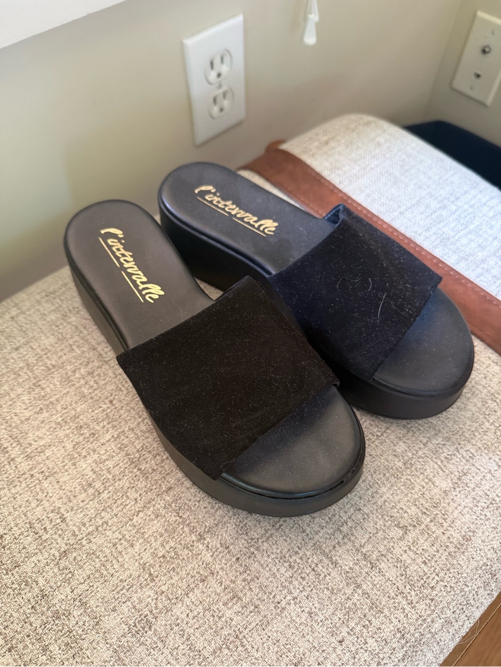 L'INTERVALLE Black Suede Platform Slide Sandals - Wide Strap